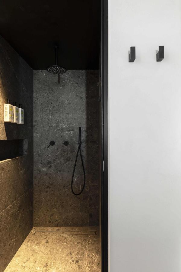 Cubic Mykonos Seafront Design Suites Ornos  Buitenkant foto