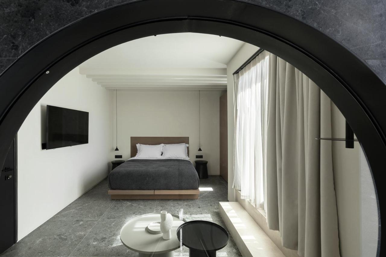 Cubic Mykonos Seafront Design Suites Ornos  Buitenkant foto