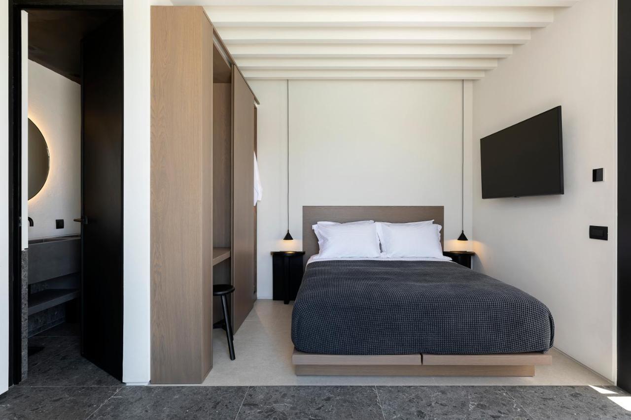 Cubic Mykonos Seafront Design Suites Ornos  Buitenkant foto